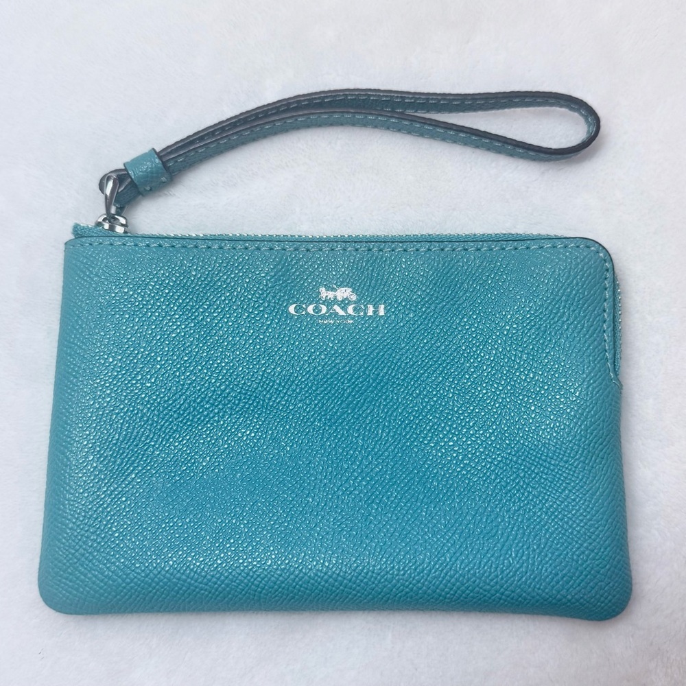 Coach Corner Zip Wristlet Signature Leather 4x6 In. Blue EUC Wallet Fashion